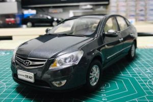 1/18 Hyundai Elantra Yuedong Diecast Model