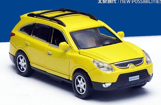 Hyundai Veracruz Diecast Toy in Yellow