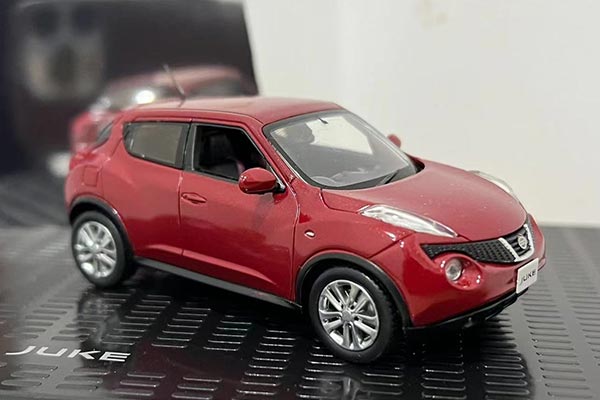 1/43 Nissan Juke Model in Red