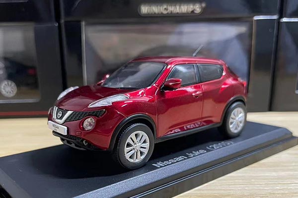 1/43 2015 Nissan Juke Model in Red